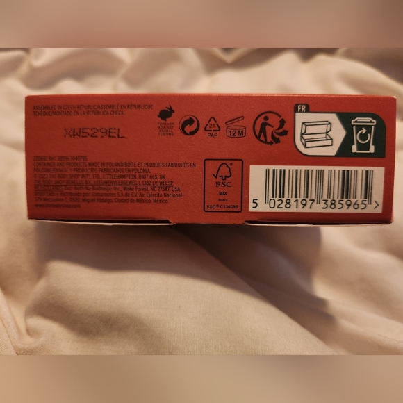 2/$20 The Body Shop Jolly & Juicy Gift Set - Picture 4 of 4